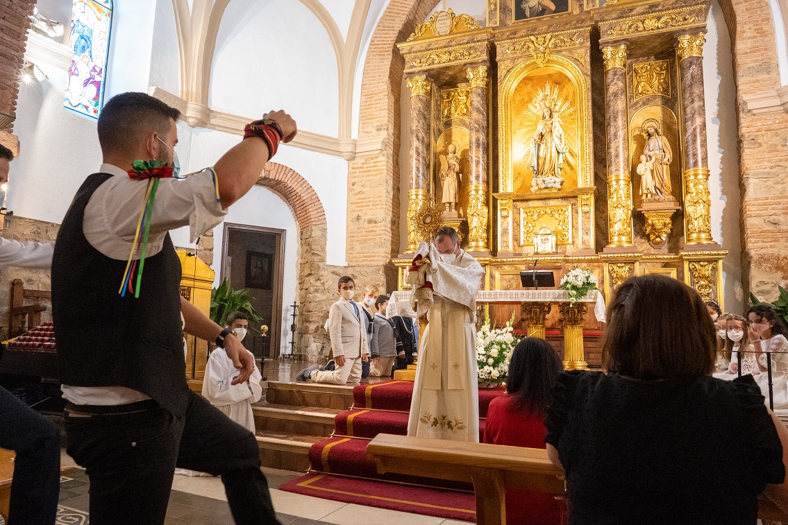 Corpus Porzuna danzantes iglesia