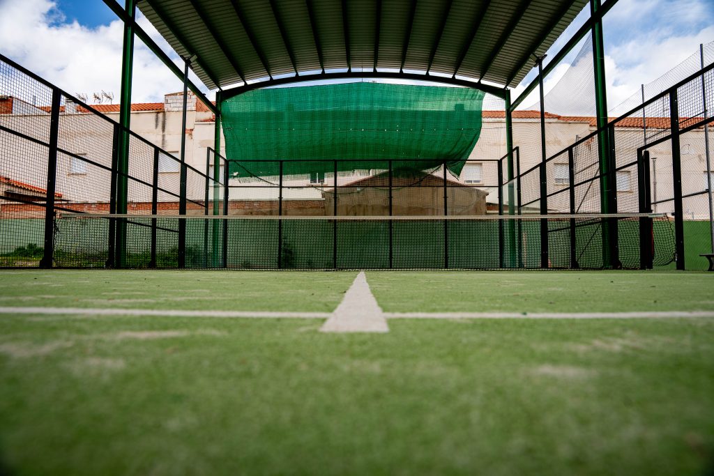 Pistas de pádel cubiertas en Porzuna, fotografía realizada por Ikonox